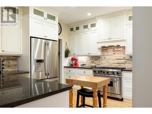 2300 23 Avenue, Vernon, BC - Indoor Photo Showing Kitchen