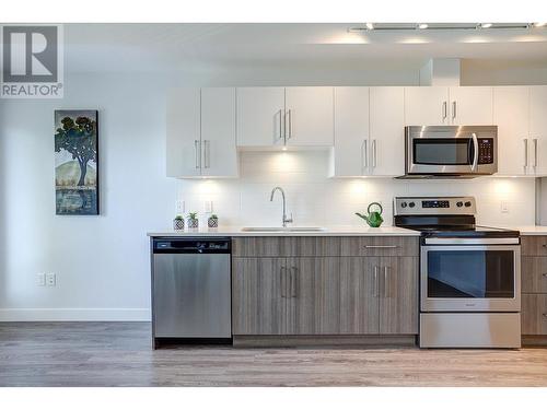 3409 28 Avenue Unit# 212, Vernon, BC - Indoor Photo Showing Kitchen With Stainless Steel Kitchen With Upgraded Kitchen