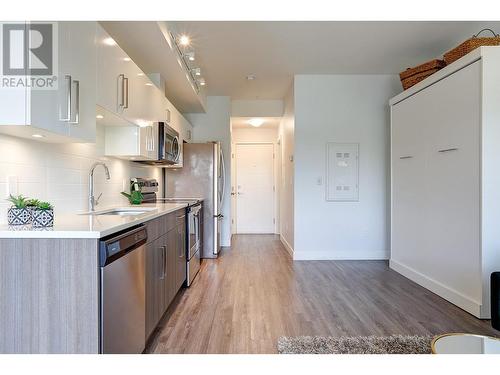 3409 28 Avenue Unit# 212, Vernon, BC - Indoor Photo Showing Kitchen With Double Sink With Upgraded Kitchen