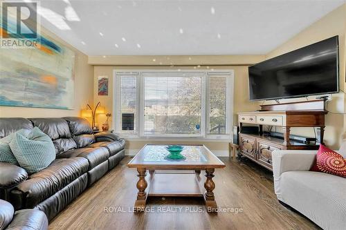 382 Third Line, Oakville (Bronte West), ON - Indoor Photo Showing Living Room