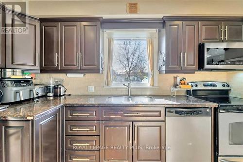 382 Third Line, Oakville (Bronte West), ON - Indoor Photo Showing Kitchen With Double Sink