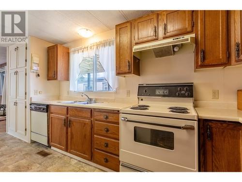 24-1214 Okanagan Ave, Chase, BC - Indoor Photo Showing Kitchen With Double Sink