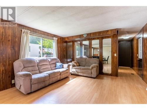 24-1214 Okanagan Ave, Chase, BC - Indoor Photo Showing Living Room