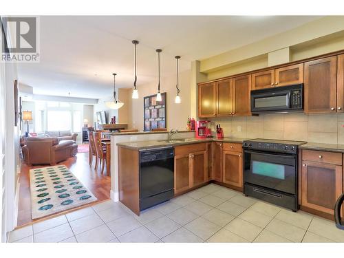 3996 Beach Avenue Unit# 221, Peachland, BC - Indoor Photo Showing Kitchen