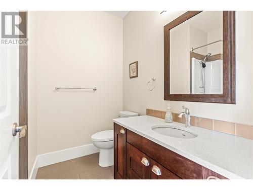 6536 Blackcomb Place, Vernon, BC - Indoor Photo Showing Bathroom