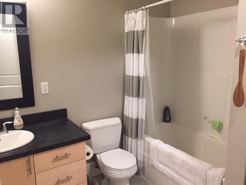 6536 Blackcomb Place, Vernon, BC - Indoor Photo Showing Bathroom