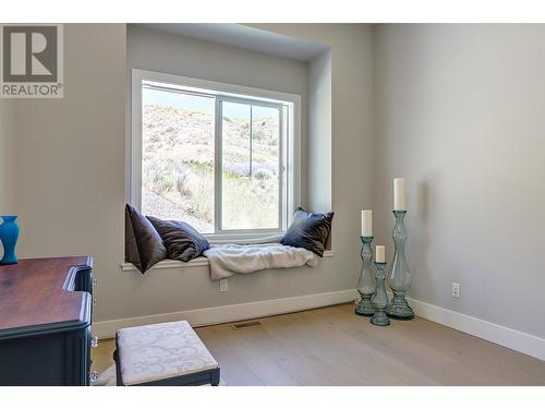 7716 Okanagan Hills Boulevard Unit# 2, Vernon, BC - Indoor Photo Showing Bedroom