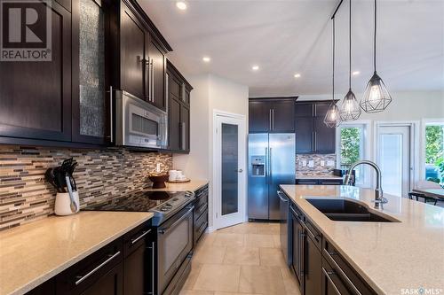 62 Belmont Crescent, Moose Jaw, SK - Indoor Photo Showing Kitchen With Double Sink With Upgraded Kitchen