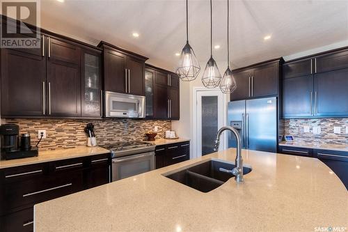 62 Belmont Crescent, Moose Jaw, SK - Indoor Photo Showing Kitchen With Double Sink With Upgraded Kitchen