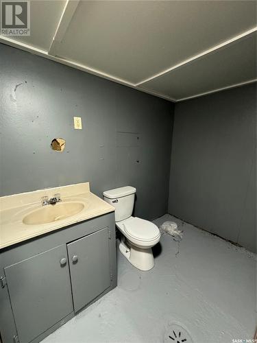 910 17Th Street W, Prince Albert, SK - Indoor Photo Showing Bathroom