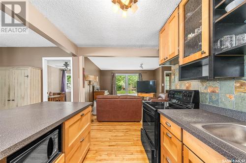 1091 Algoma Avenue, Moose Jaw, SK - Indoor Photo Showing Kitchen