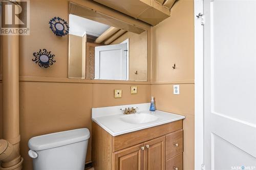 1091 Algoma Avenue, Moose Jaw, SK - Indoor Photo Showing Bathroom