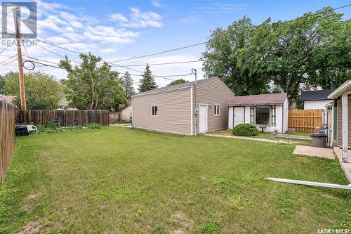 1091 Algoma Avenue, Moose Jaw, SK - Outdoor