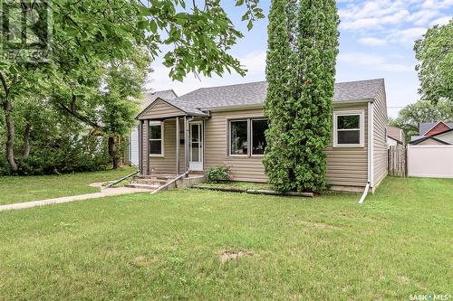 1091 Algoma Avenue, Moose Jaw, SK - Outdoor