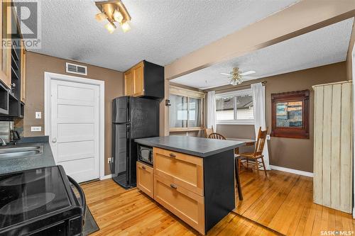 1091 Algoma Avenue, Moose Jaw, SK - Indoor Photo Showing Kitchen