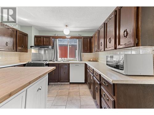 394 Wade Avenue, Penticton, BC - Indoor Photo Showing Kitchen