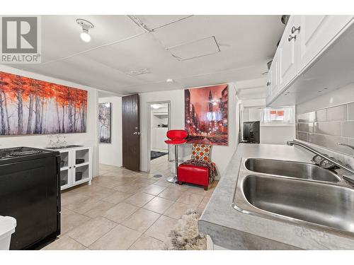 394 Wade Avenue, Penticton, BC - Indoor Photo Showing Kitchen With Double Sink