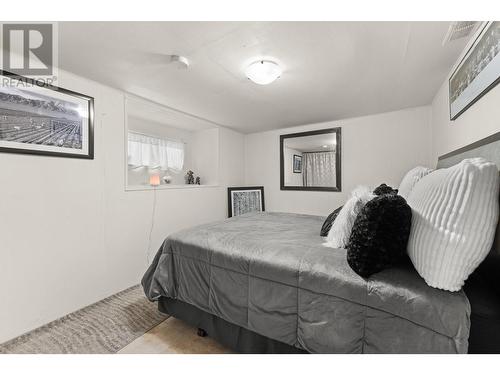 394 Wade Avenue, Penticton, BC - Indoor Photo Showing Bedroom