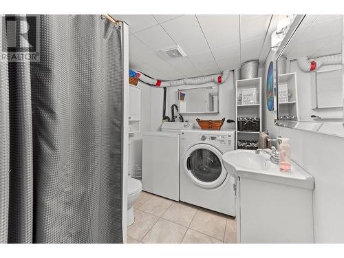 394 Wade Avenue, Penticton, BC - Indoor Photo Showing Laundry Room