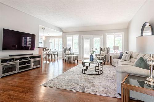 4 Forest Wood Drive, Port Dover, ON - Indoor Photo Showing Living Room