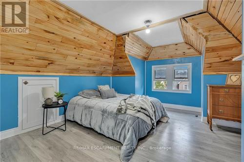 74 Balmoral Avenue S, Hamilton (Delta), ON - Indoor Photo Showing Bedroom