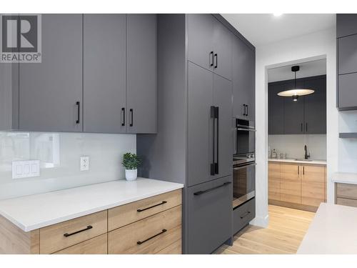 444 Sarsons Road, Kelowna, BC - Indoor Photo Showing Kitchen