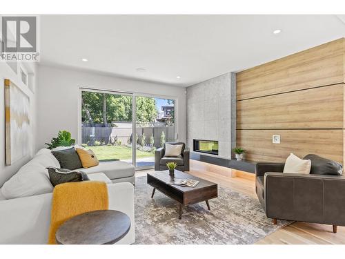 444 Sarsons Road, Kelowna, BC - Indoor Photo Showing Living Room With Fireplace