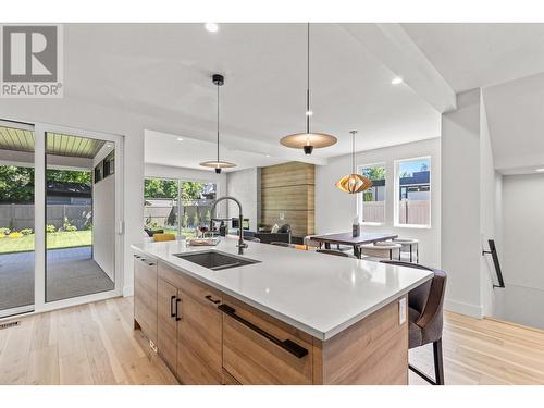 444 Sarsons Road, Kelowna, BC - Indoor Photo Showing Kitchen With Double Sink With Upgraded Kitchen