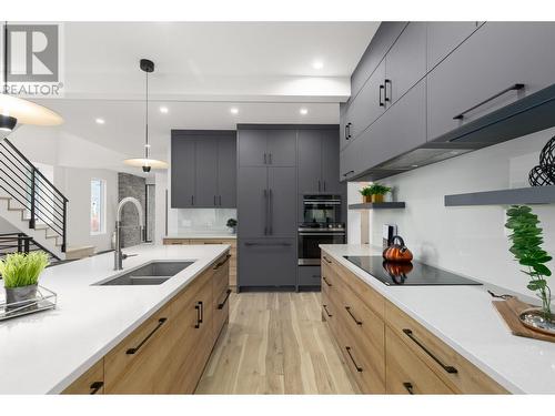 444 Sarsons Road, Kelowna, BC - Indoor Photo Showing Kitchen With Double Sink With Upgraded Kitchen