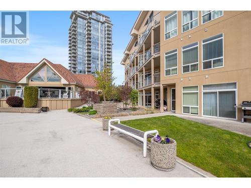 1088 Sunset Drive Unit# 349, Kelowna, BC - Outdoor With Facade