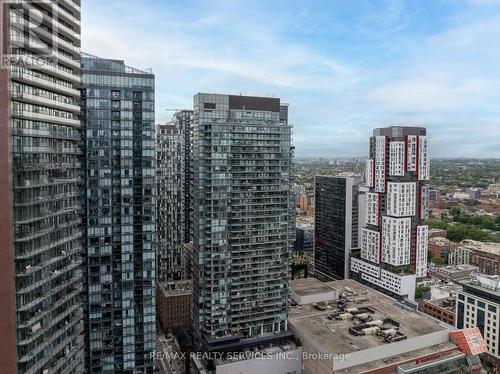 1901 - 290 Adelaide Street W, Toronto (Waterfront Communities), ON - Outdoor With Facade