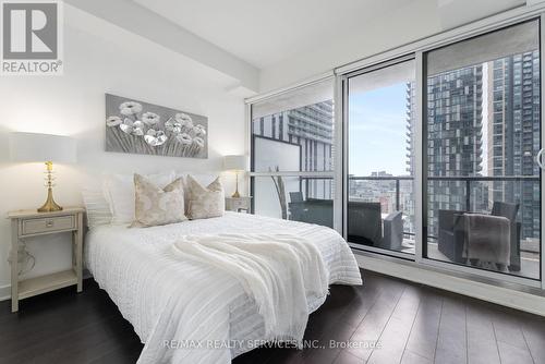 1901 - 290 Adelaide Street W, Toronto (Waterfront Communities), ON - Indoor Photo Showing Bedroom