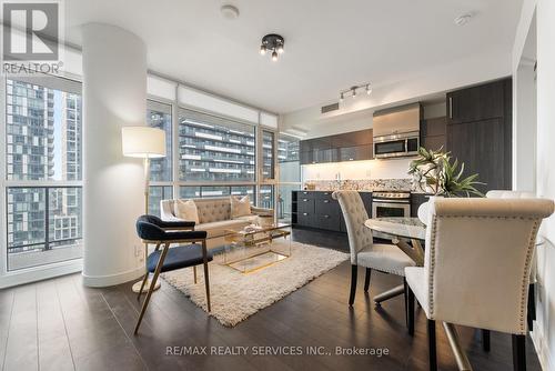 1901 - 290 Adelaide Street W, Toronto (Waterfront Communities), ON - Indoor Photo Showing Dining Room