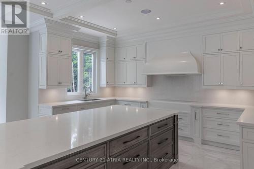 3225 Davis Drive, Whitchurch-Stouffville, ON - Indoor Photo Showing Kitchen