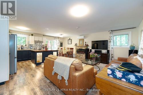 1335 Furniss Drive, Ramara (Brechin), ON - Indoor Photo Showing Living Room