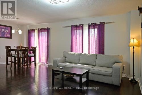 47 - 35 Ceremonial Drive, Mississauga (Hurontario), ON - Indoor Photo Showing Living Room