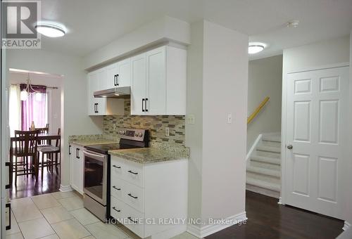 47 - 35 Ceremonial Drive, Mississauga (Hurontario), ON - Indoor Photo Showing Kitchen