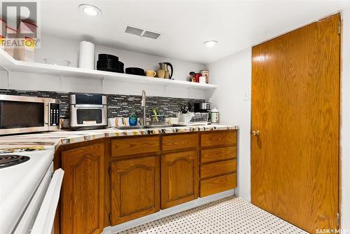 2178 Wallace Street, Regina, SK - Indoor Photo Showing Kitchen