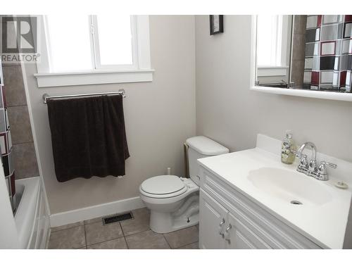 8803 87 Street, Fort St. John, BC - Indoor Photo Showing Bathroom