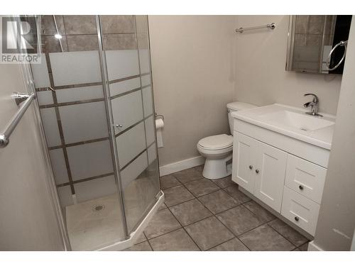 8803 87 Street, Fort St. John, BC - Indoor Photo Showing Bathroom