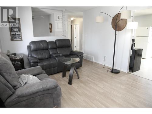 8803 87 Street, Fort St. John, BC - Indoor Photo Showing Living Room