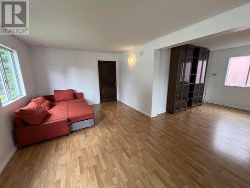 811 Oceanview Drive, Daajing Giids City, BC - Indoor Photo Showing Living Room