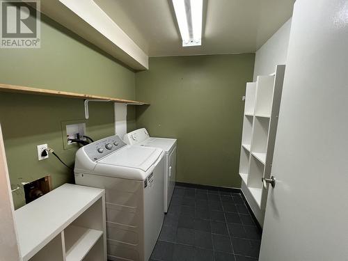 811 Oceanview Drive, Daajing Giids City, BC - Indoor Photo Showing Laundry Room