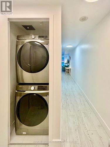 1201 - 39 Sherbourne Street, Toronto (Moss Park), ON - Indoor Photo Showing Laundry Room