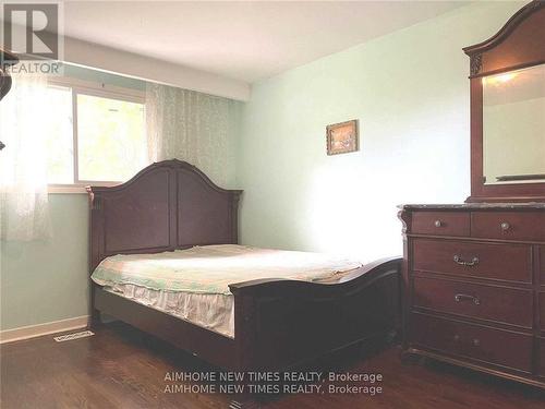 Upper - 7 Leavey Court, Toronto, ON - Indoor Photo Showing Bedroom