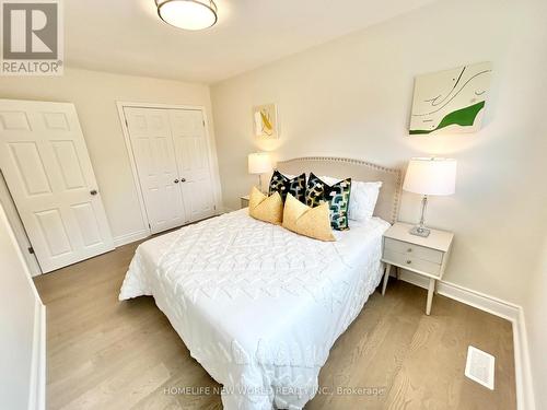 33 Valentine Drive, Toronto (Parkwoods-Donalda), ON - Indoor Photo Showing Bedroom