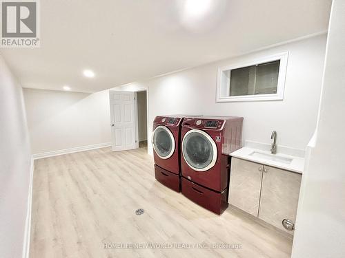 33 Valentine Drive, Toronto (Parkwoods-Donalda), ON - Indoor Photo Showing Laundry Room