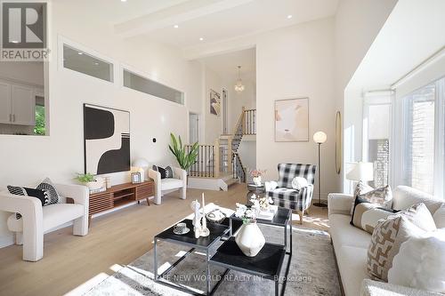 33 Valentine Drive, Toronto (Parkwoods-Donalda), ON - Indoor Photo Showing Living Room