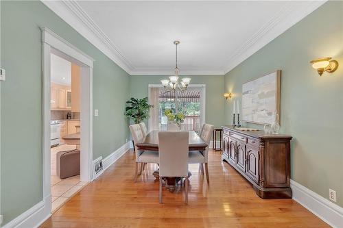 74 Balmoral Avenue S, Hamilton, ON - Indoor Photo Showing Dining Room