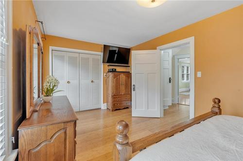 74 Balmoral Avenue S, Hamilton, ON - Indoor Photo Showing Bedroom